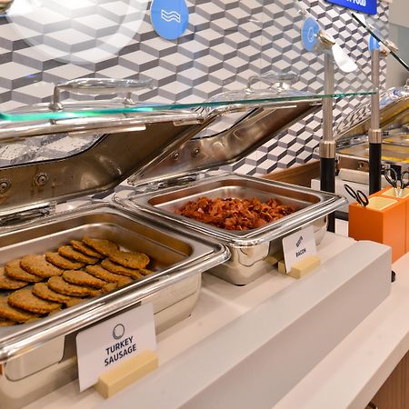 ホリデイ イン エクスプレス&スイーツ ウォパコネタ ウォーパコネータ エクステリア 写真